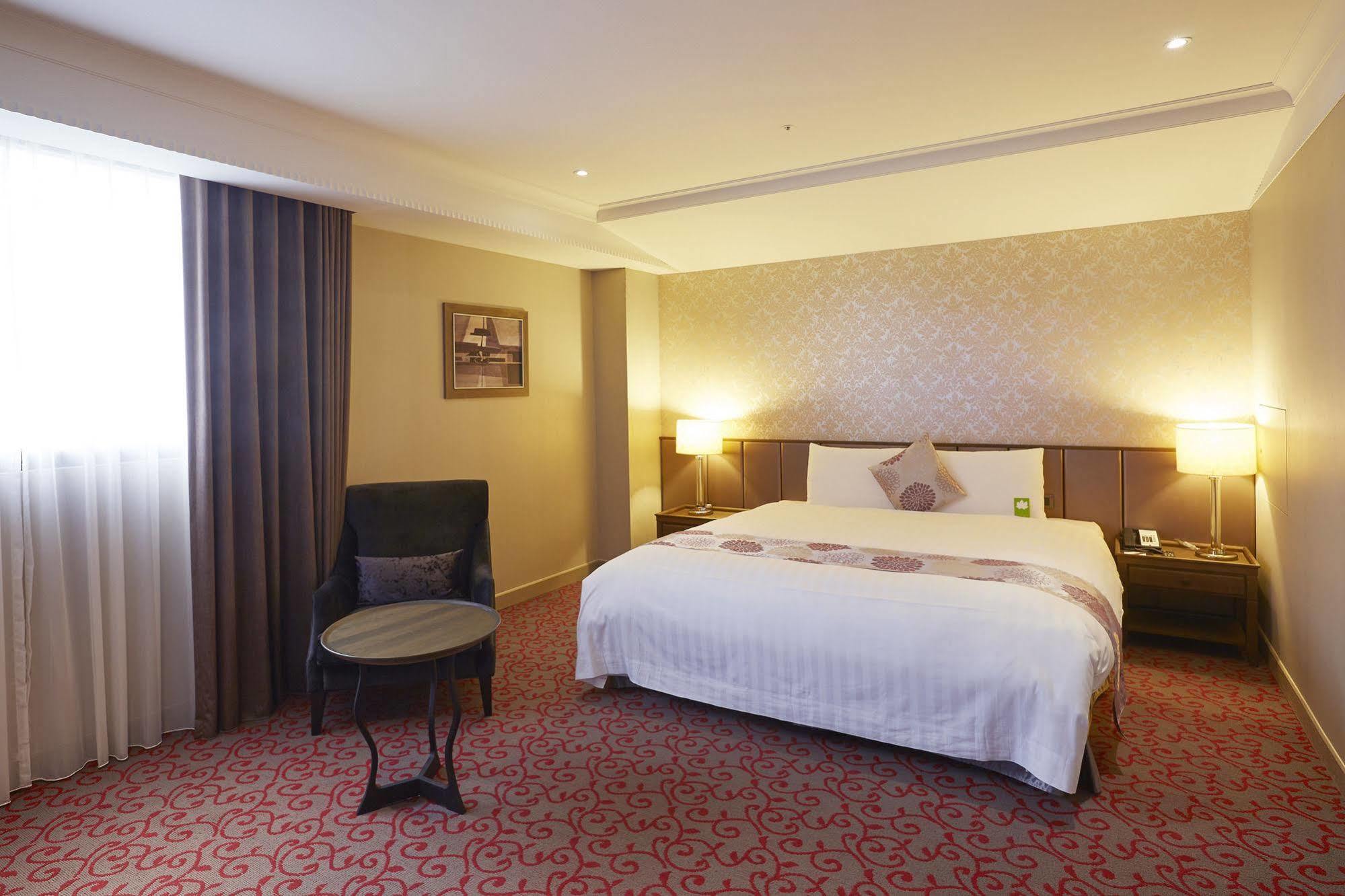 Grand City Hotel Phong Nguyên Ngoại thất bức ảnh