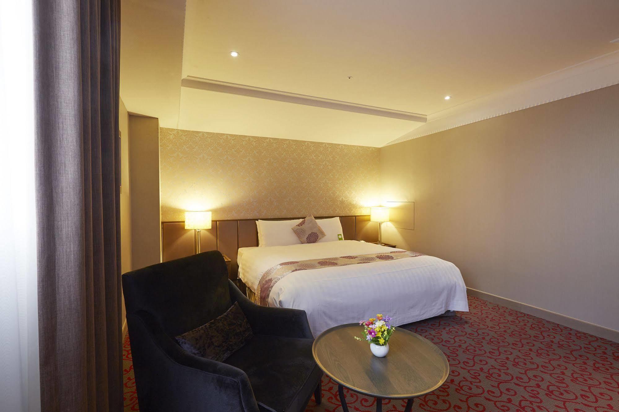 Grand City Hotel Phong Nguyên Ngoại thất bức ảnh