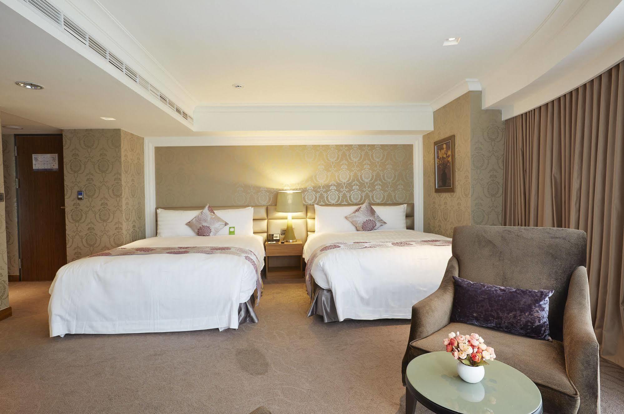 Grand City Hotel Phong Nguyên Ngoại thất bức ảnh