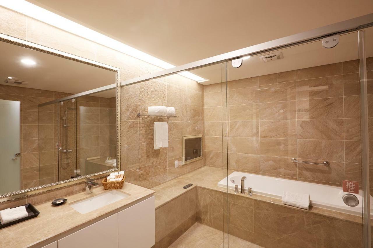 Grand City Hotel Phong Nguyên Ngoại thất bức ảnh